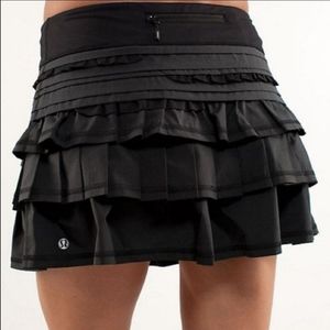 RARE Lululemon athletica back on track skirt 8